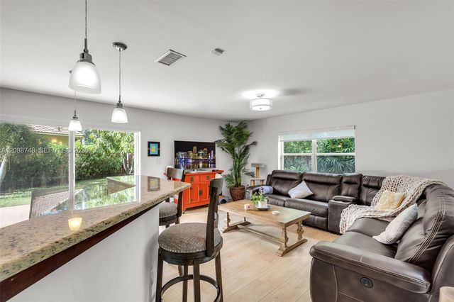 5380 NW 113th Place, Doral, FL 33178