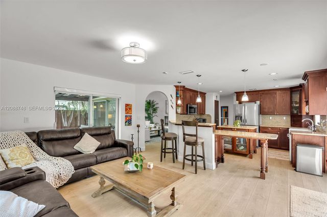 5380 NW 113th Place, Doral, FL 33178