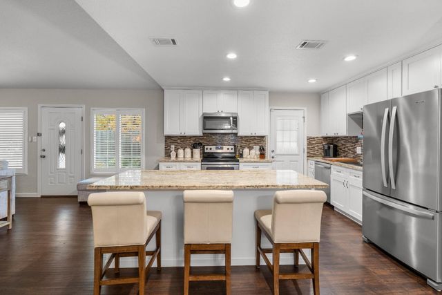 406 N Sunset Dr, Lodi, CA 95240