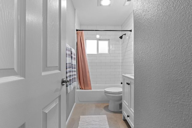 406 N Sunset Dr, Lodi, CA 95240