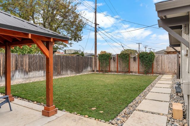 406 N Sunset Dr, Lodi, CA 95240