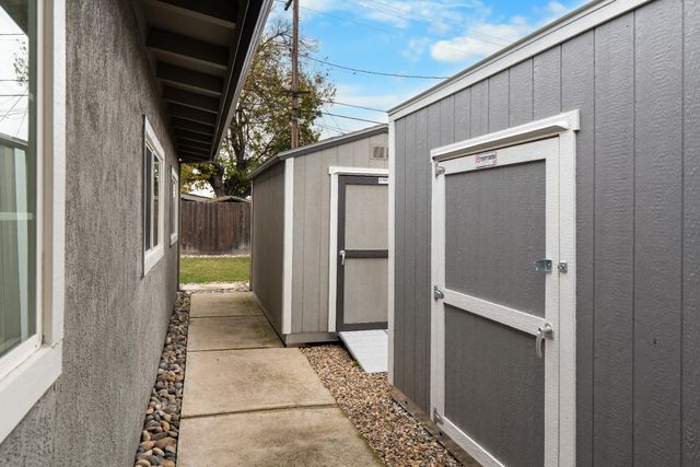 406 N Sunset Dr, Lodi, CA 95240