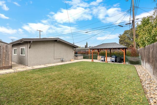406 N Sunset Dr, Lodi, CA 95240