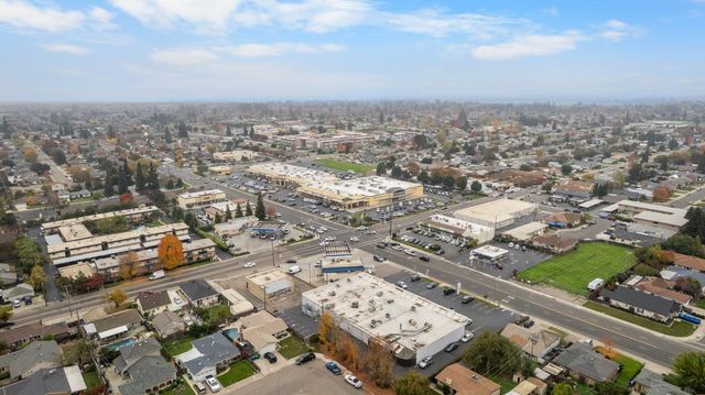 406 N Sunset Dr, Lodi, CA 95240