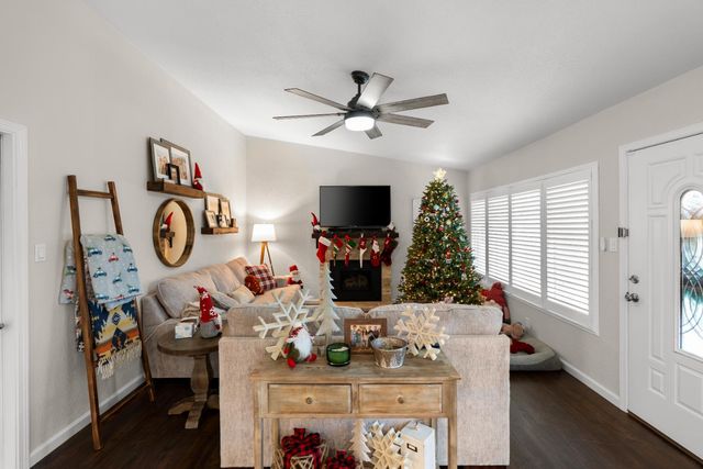 406 N Sunset Dr, Lodi, CA 95240