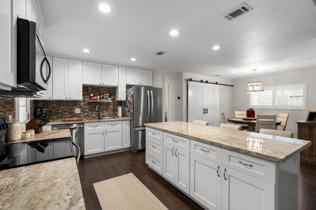 406 N Sunset Dr, Lodi, CA 95240