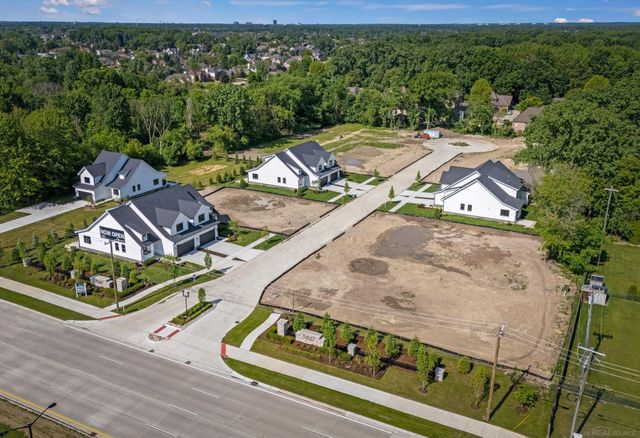 5811 Heights Drive, Sterling Heights, MI 48314