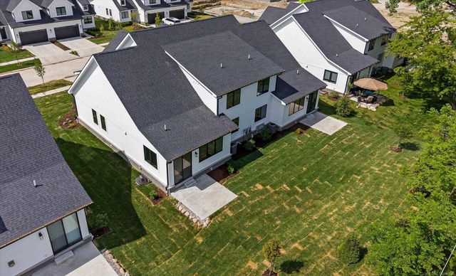 5811 Heights Drive, Sterling Heights, MI 48314