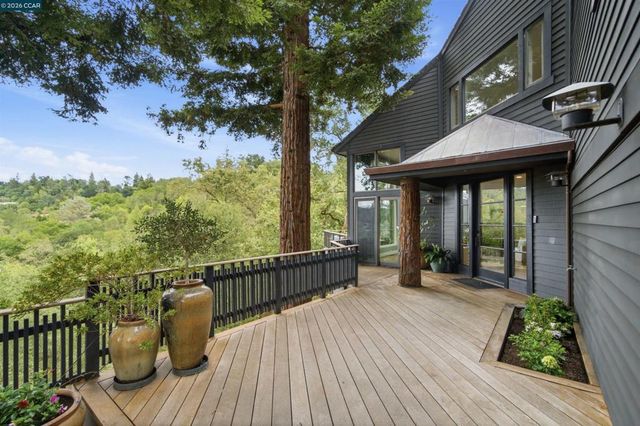 16 Valley View Ln, Orinda, CA 94563