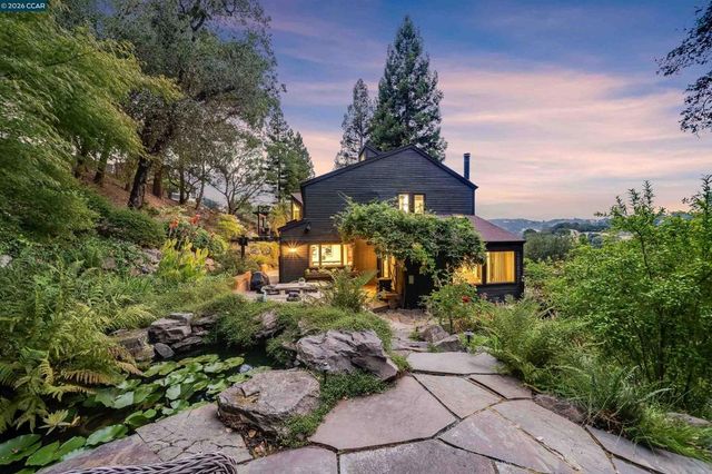 16 Valley View Ln, Orinda, CA 94563