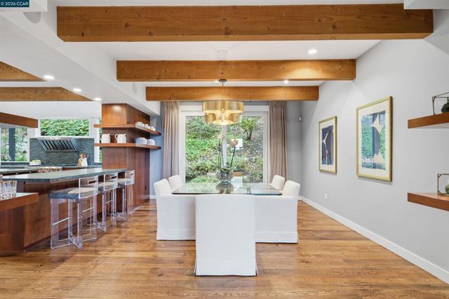 16 Valley View Ln, Orinda, CA 94563