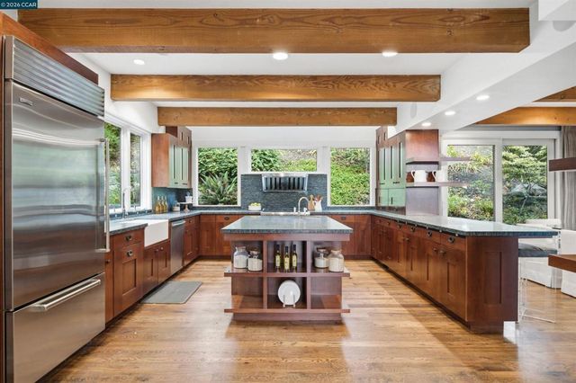 16 Valley View Ln, Orinda, CA 94563