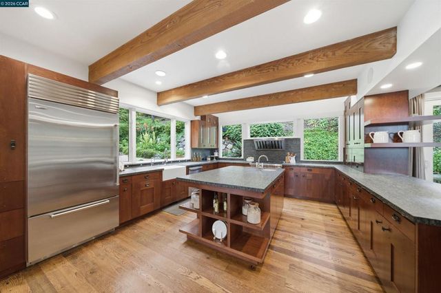 16 Valley View Ln, Orinda, CA 94563