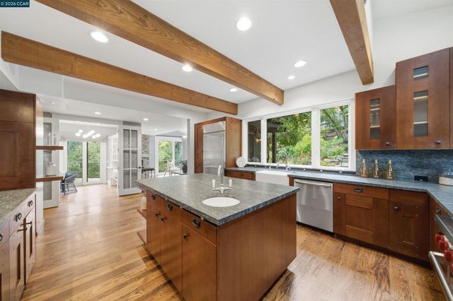 16 Valley View Ln, Orinda, CA 94563