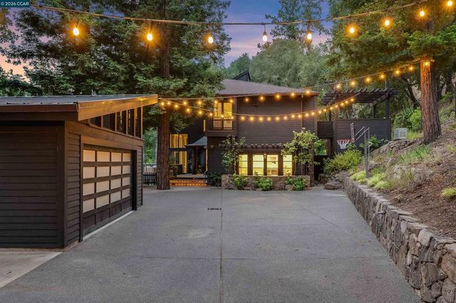 16 Valley View Ln, Orinda, CA 94563