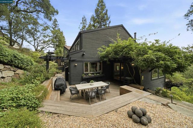 16 Valley View Ln, Orinda, CA 94563