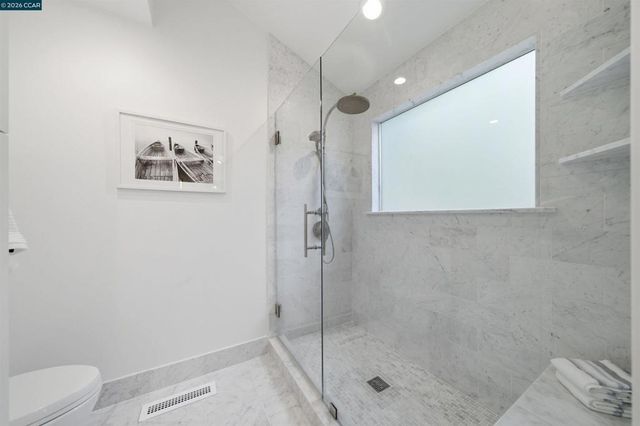 16 Valley View Ln, Orinda, CA 94563