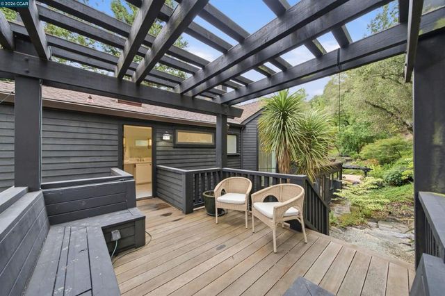 16 Valley View Ln, Orinda, CA 94563
