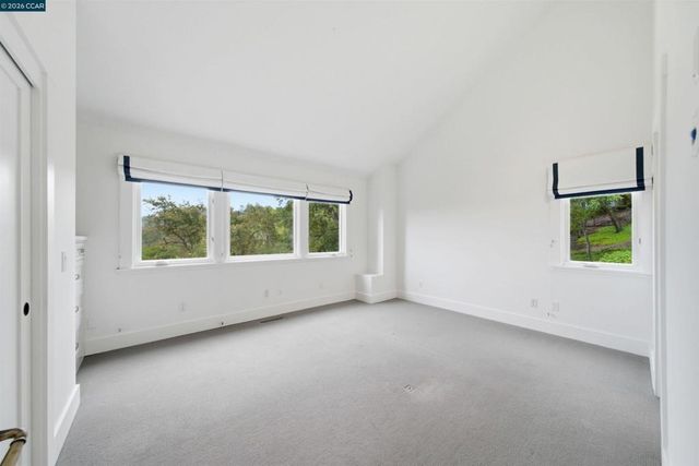 16 Valley View Ln, Orinda, CA 94563