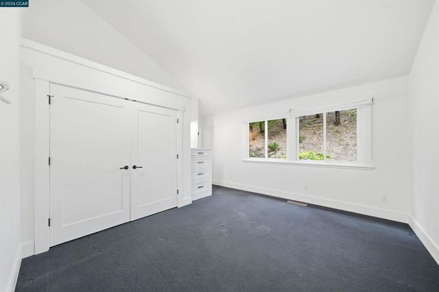 16 Valley View Ln, Orinda, CA 94563