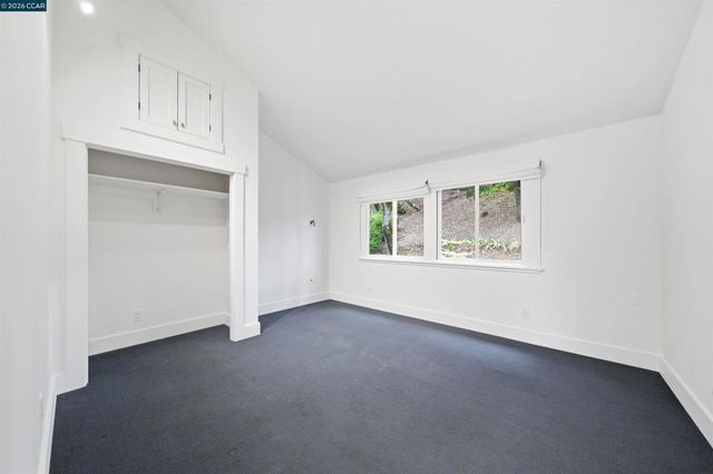 16 Valley View Ln, Orinda, CA 94563