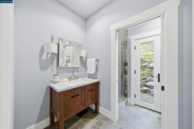 16 Valley View Ln, Orinda, CA 94563