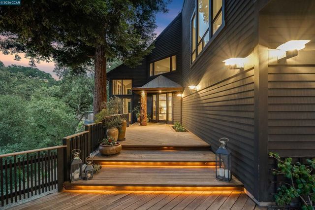 16 Valley View Ln, Orinda, CA 94563
