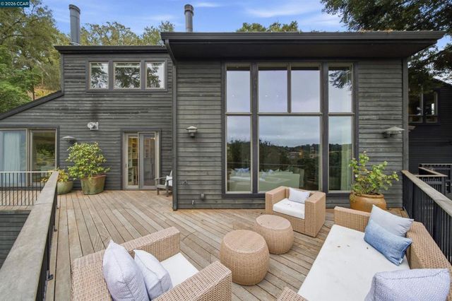 16 Valley View Ln, Orinda, CA 94563