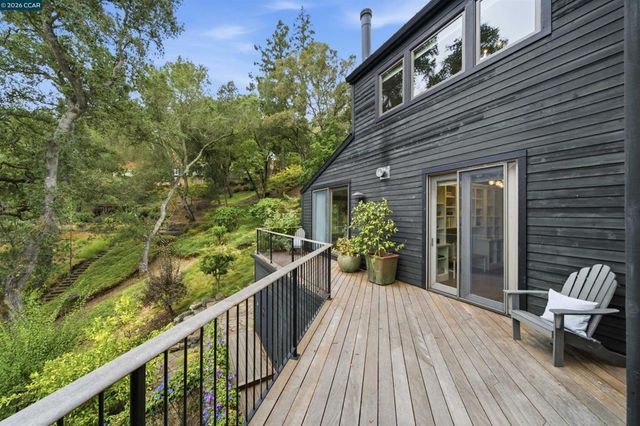16 Valley View Ln, Orinda, CA 94563