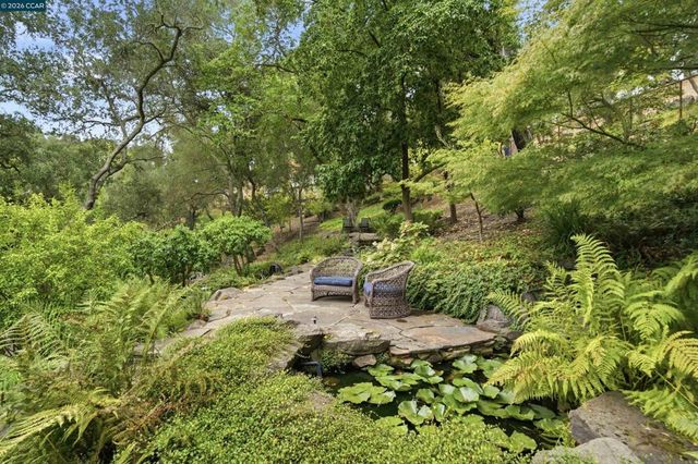 16 Valley View Ln, Orinda, CA 94563