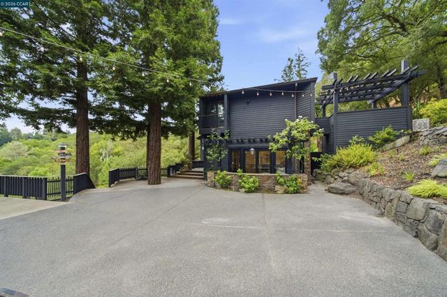 16 Valley View Ln, Orinda, CA 94563