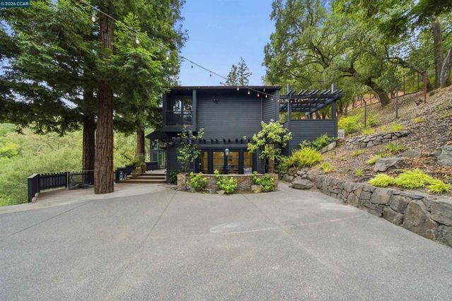 16 Valley View Ln, Orinda, CA 94563