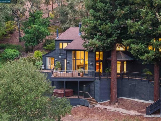 16 Valley View Ln, Orinda, CA 94563