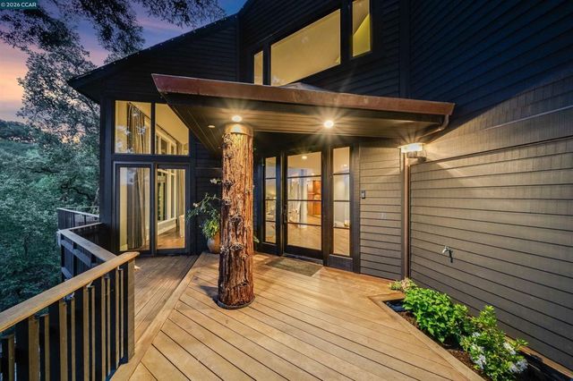 16 Valley View Ln, Orinda, CA 94563