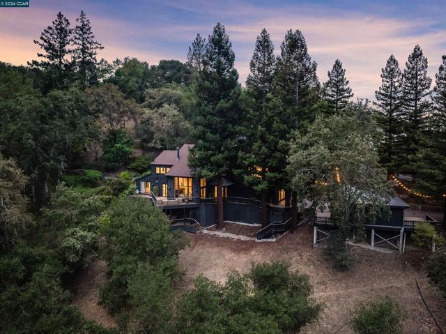 16 Valley View Ln, Orinda, CA 94563