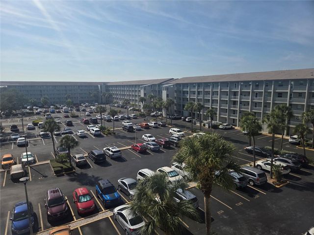 3288 LAKE BAYSHORE DRIVE 523, Bradenton, FL 34205