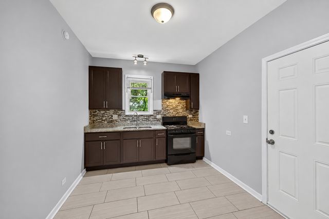 7406 S Crandon Avenue, Chicago, IL 60649