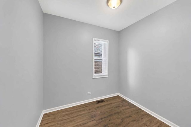 7406 S Crandon Avenue, Chicago, IL 60649