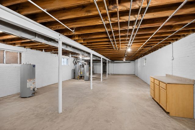 7406 S Crandon Avenue, Chicago, IL 60649