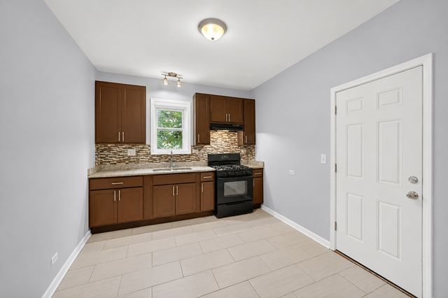 7406 S Crandon Avenue, Chicago, IL 60649