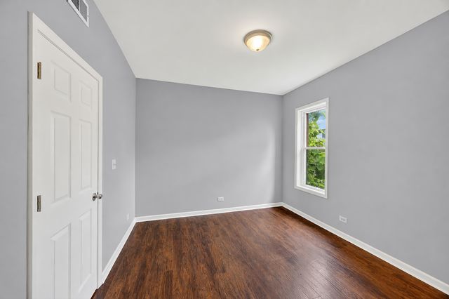 7406 S Crandon Avenue, Chicago, IL 60649