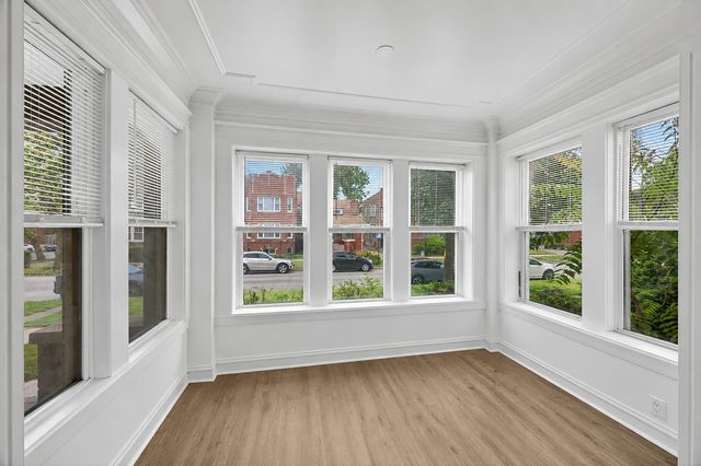 7406 S Crandon Avenue, Chicago, IL 60649