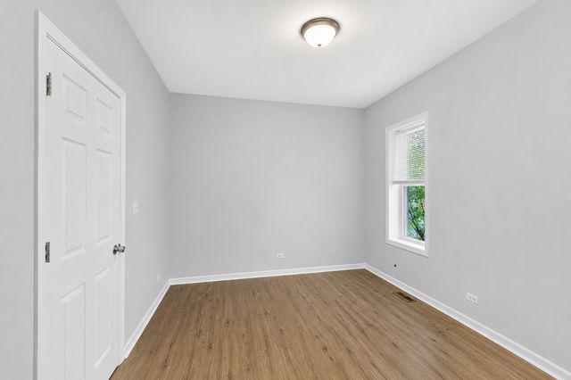7406 S Crandon Avenue, Chicago, IL 60649