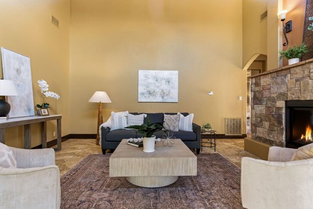 3723 Alamogordo Drive NW, Albuquerque, NM 87120