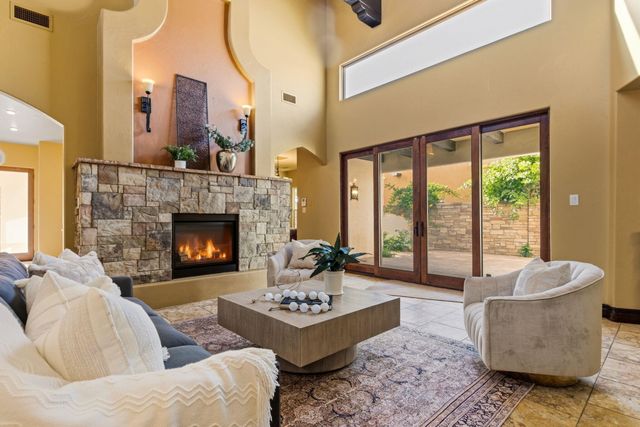 3723 Alamogordo Drive NW, Albuquerque, NM 87120
