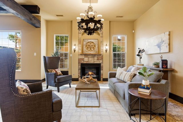 3723 Alamogordo Drive NW, Albuquerque, NM 87120
