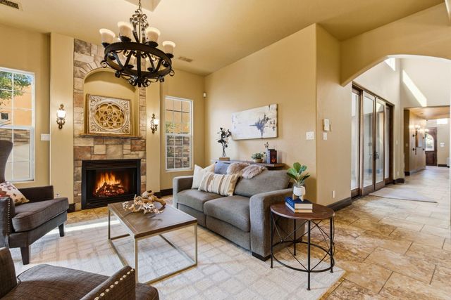 3723 Alamogordo Drive NW, Albuquerque, NM 87120