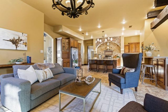 3723 Alamogordo Drive NW, Albuquerque, NM 87120