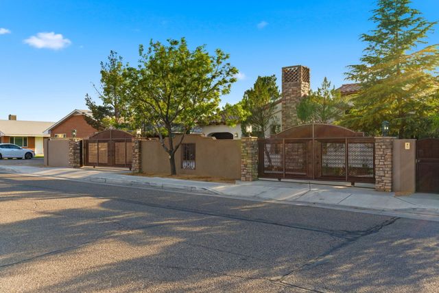 3723 Alamogordo Drive NW, Albuquerque, NM 87120
