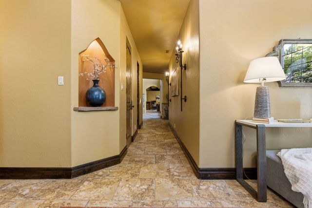 3723 Alamogordo Drive NW, Albuquerque, NM 87120